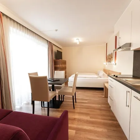 Dorfplatzl Garni &