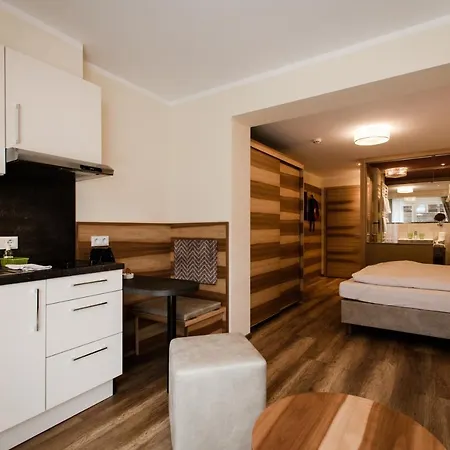 Dorfplatzl Garni & 4* Tux