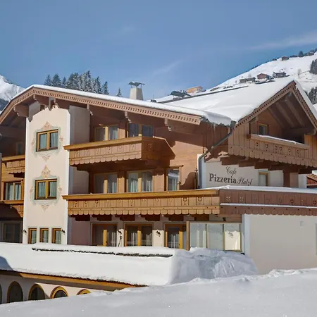 Apartmanhotel Dorfplatzl Garni & Tux