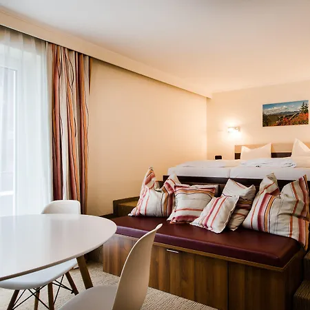 Dorfplatzl Garni & Aparthotel 4*