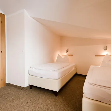 Apartmanhotel Dorfplatzl Garni &