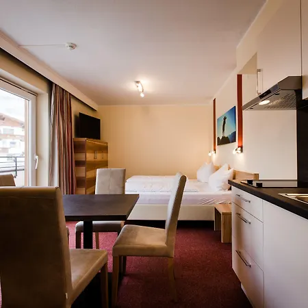 Aparthotel Dorfplatzl Garni Apartments & B&B 4*