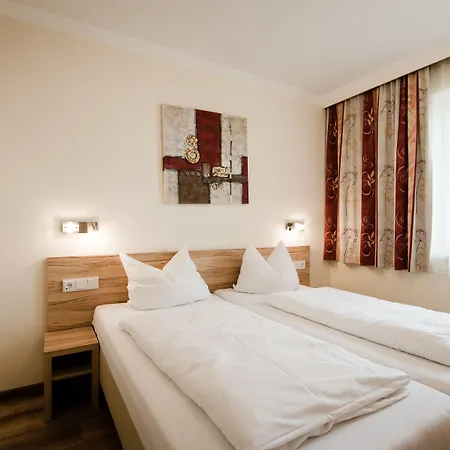 Aparthotel Dorfplatzl Garni Apartments & B&B 4*