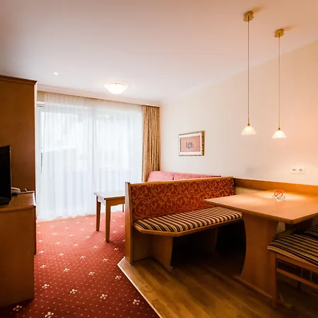 Aparthotel Dorfplatzl Garni Apartments & B&B Aparthotel Tux