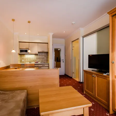 Apartmanhotel Dorfplatzl Garni & 4*