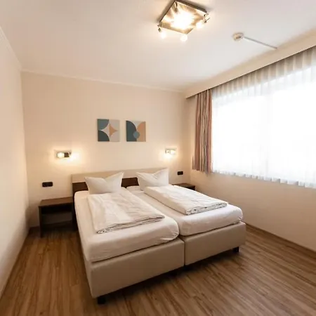 Apartmanhotel Dorfplatzl Garni & 4*