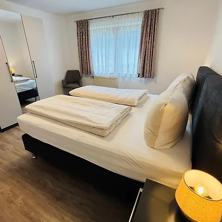 Dorfplatzl Garni & 4*