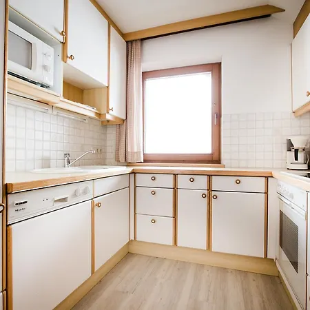 Aparthotel Dorfplatzl Garni Apartments & B&B 4*