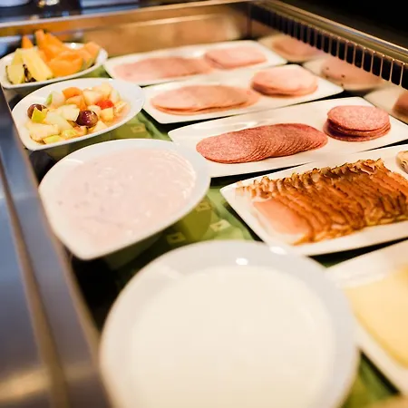 Dorfplatzl Garni & 4*