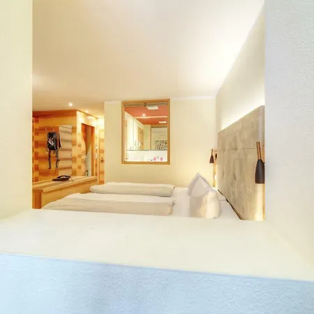 Aparthotel Dorfplatzl Garni Apartments & B&B Tux