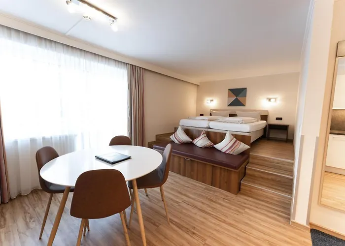 Aparthotel Dorfplatzl Garni Apartments & B&B 4* Tux