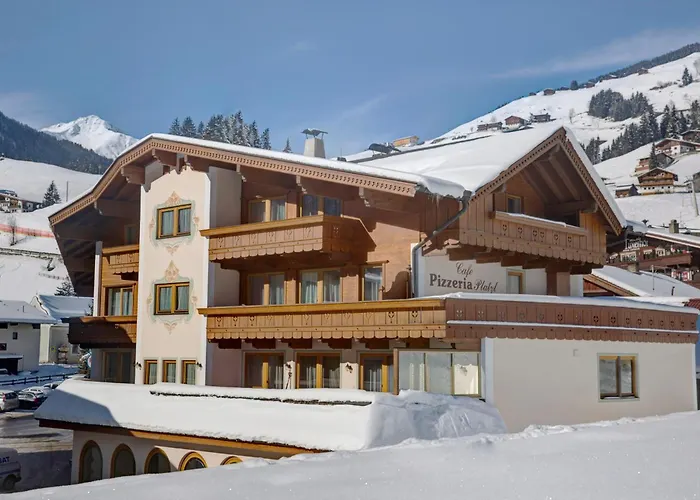 Apartahotel Dorfplatzl Garni & Tux