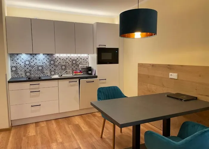 Dorfplatzl Garni & 4* Tux