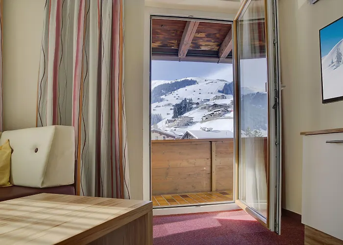 Aparthotel Dorfplatzl Garni Apartments & B&B 4*