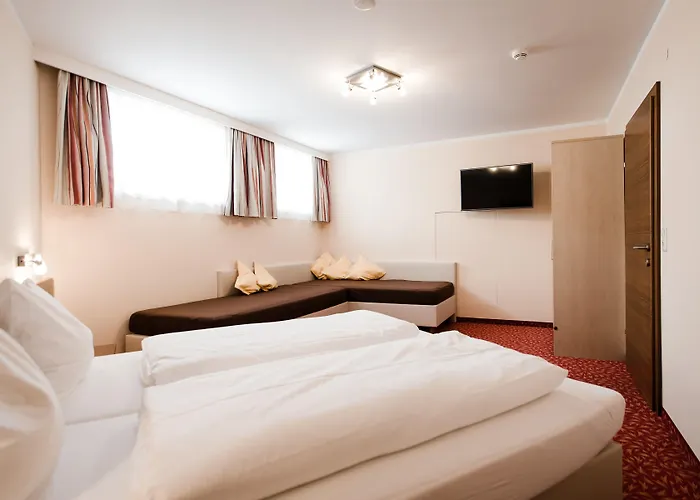 Aparthotel Dorfplatzl Garni Apartments & B&B