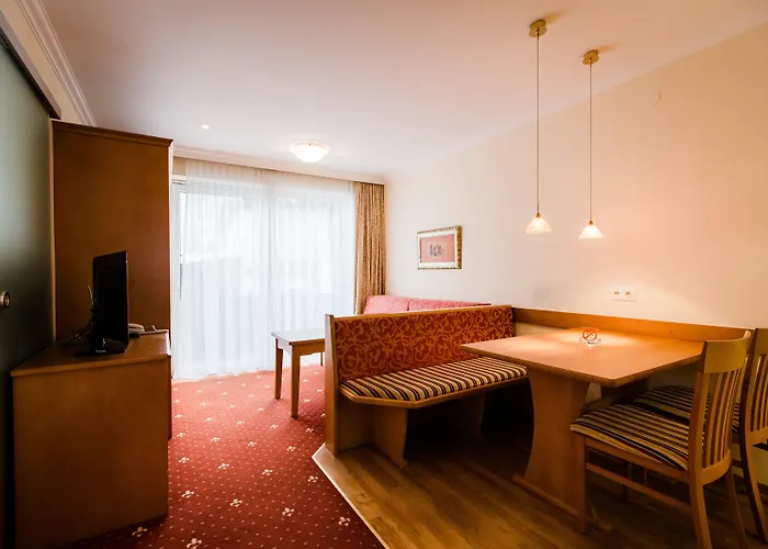 Aparthotel Dorfplatzl Garni Apartments & B&B Aparthotel Tux