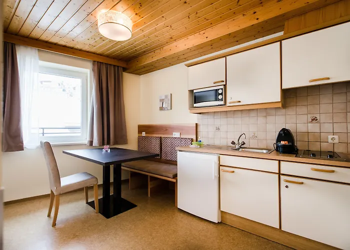 Aparthotel Dorfplatzl Garni Apartments & B&B Aparthotel Tux