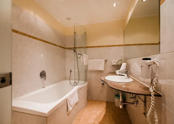 Dorfplatzl Garni & Tux