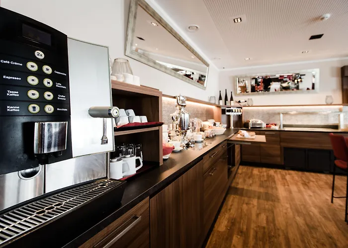 Dorfplatzl Garni & アパートホテル トゥクス