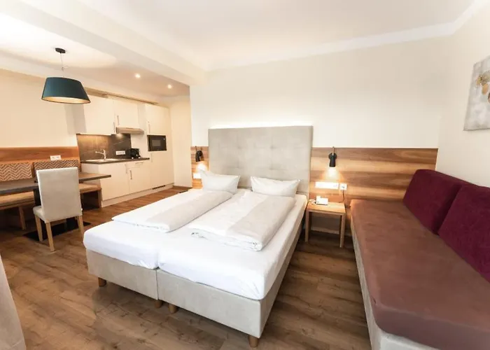 Dorfplatzl Garni & Apartahotel 4*