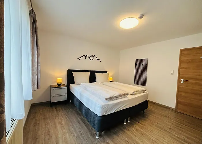 Aparthotel Dorfplatzl Garni Apartments & B&B 4* Tux