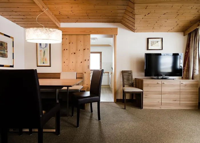 Aparthotel Dorfplatzl Garni Apartments & B&B 4*