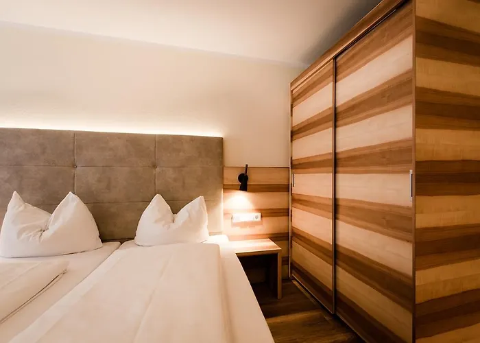 Aparthotel Dorfplatzl Garni Apartments & B&B Aparthotel Tux