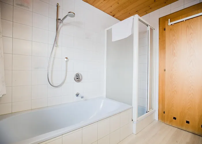 Dorfplatzl Garni & 4* Tux