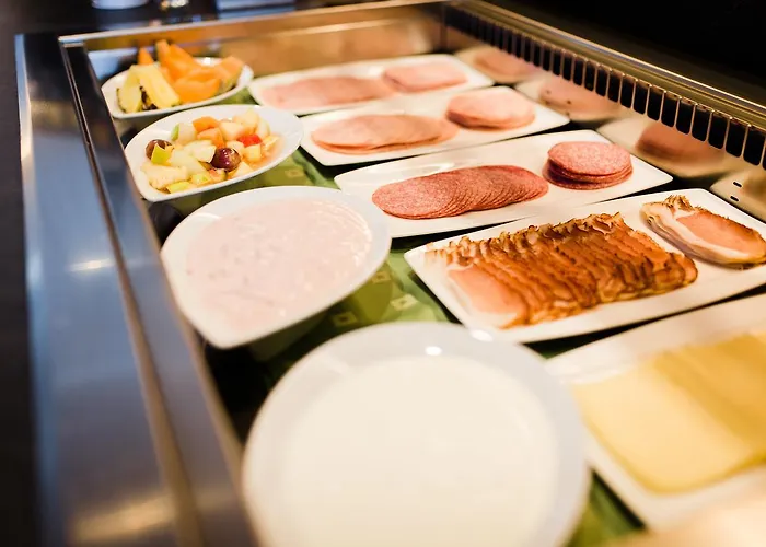 Dorfplatzl Garni & 4*