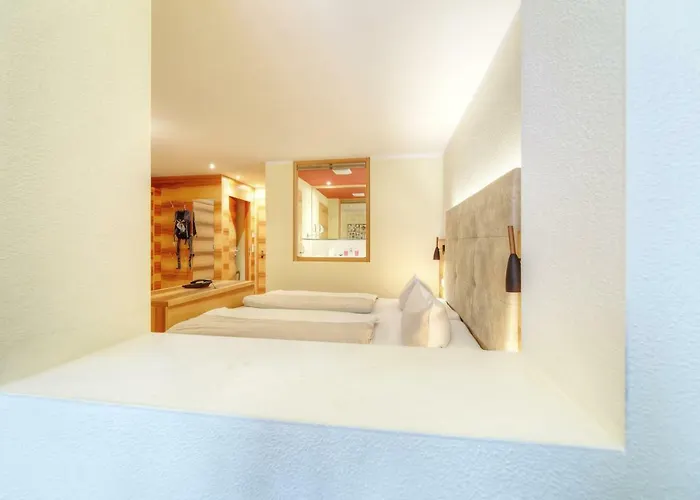 Aparthotel Dorfplatzl Garni Apartments & B&B Tux