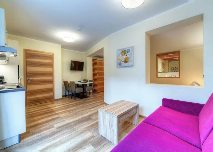 アパートホテル Dorfplatzl Garni & トゥクス