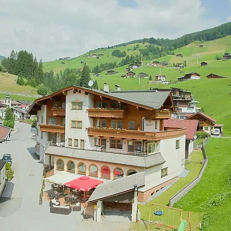 Dorfplatzl Garni
