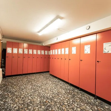 Apart-hotel Dorfplatzl Garni 4*