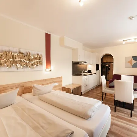 Apart-hotel Dorfplatzl Garni 4*