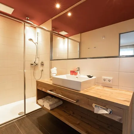 Apart-hotel Dorfplatzl Garni Tux