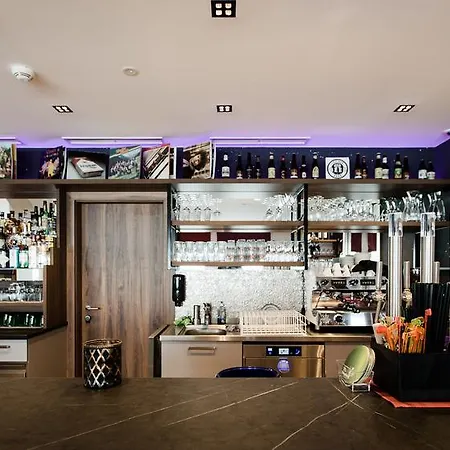 Dorfplatzl Garni Apart-hotel 4*