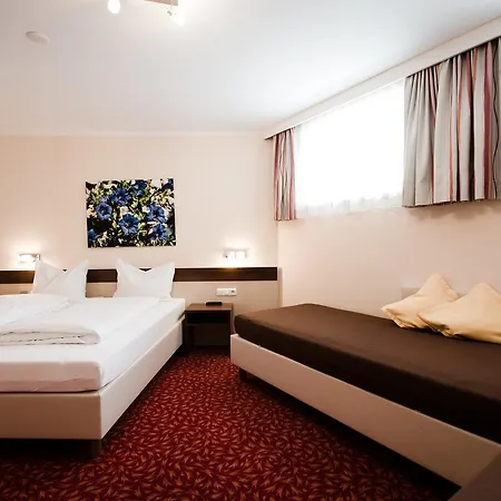 Apart-hotel Dorfplatzl Garni Tux