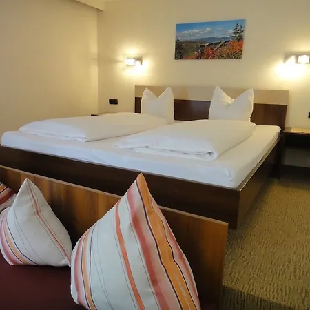 Dorfplatzl Garni Apart-hotel 4*