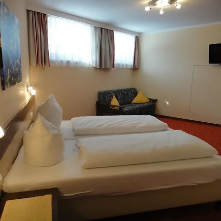 Dorfplatzl Garni 4* Tux