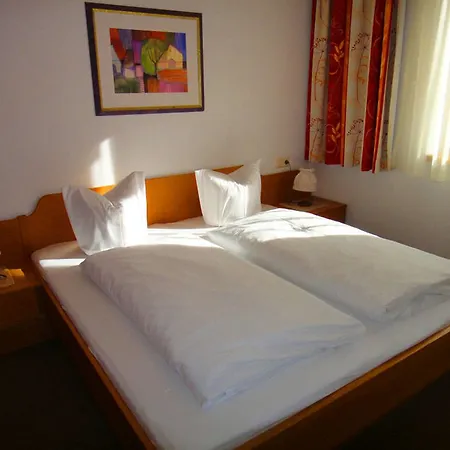 Dorfplatzl Garni 4*