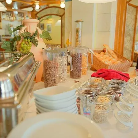 Dorfplatzl Garni 4*