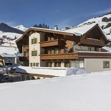 Dorfplatzl Garni Apart-hotel