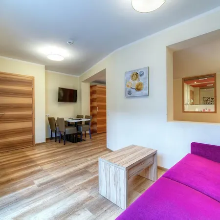 Apart-hotel Dorfplatzl Garni Tux