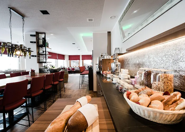 Ξενοδοχείο με διαμερίσματα Dorfplatzl Garni & Tux