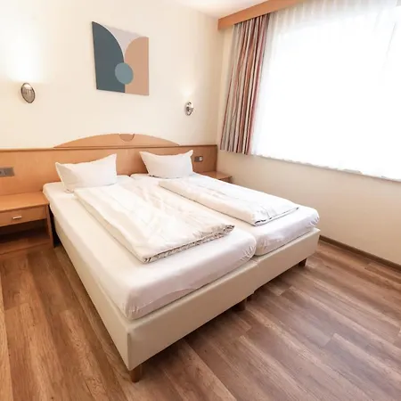 Dorfplatzl Garni