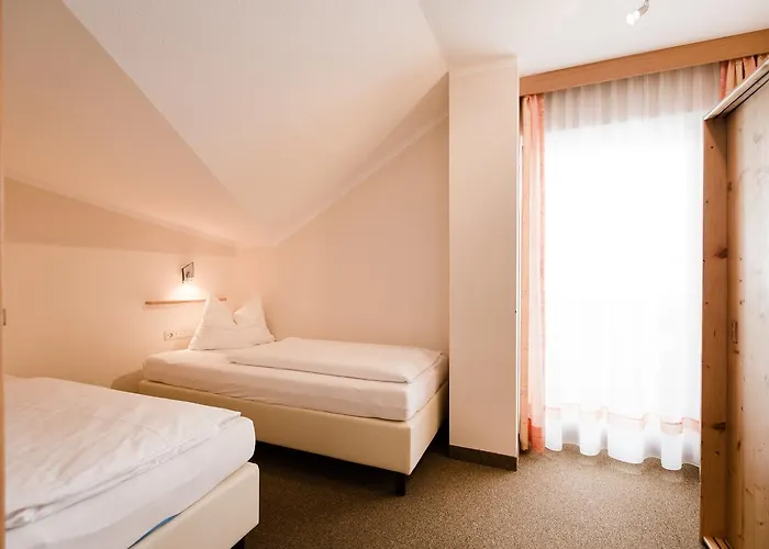 Dorfplatzl Garni & Apartahotel Tux